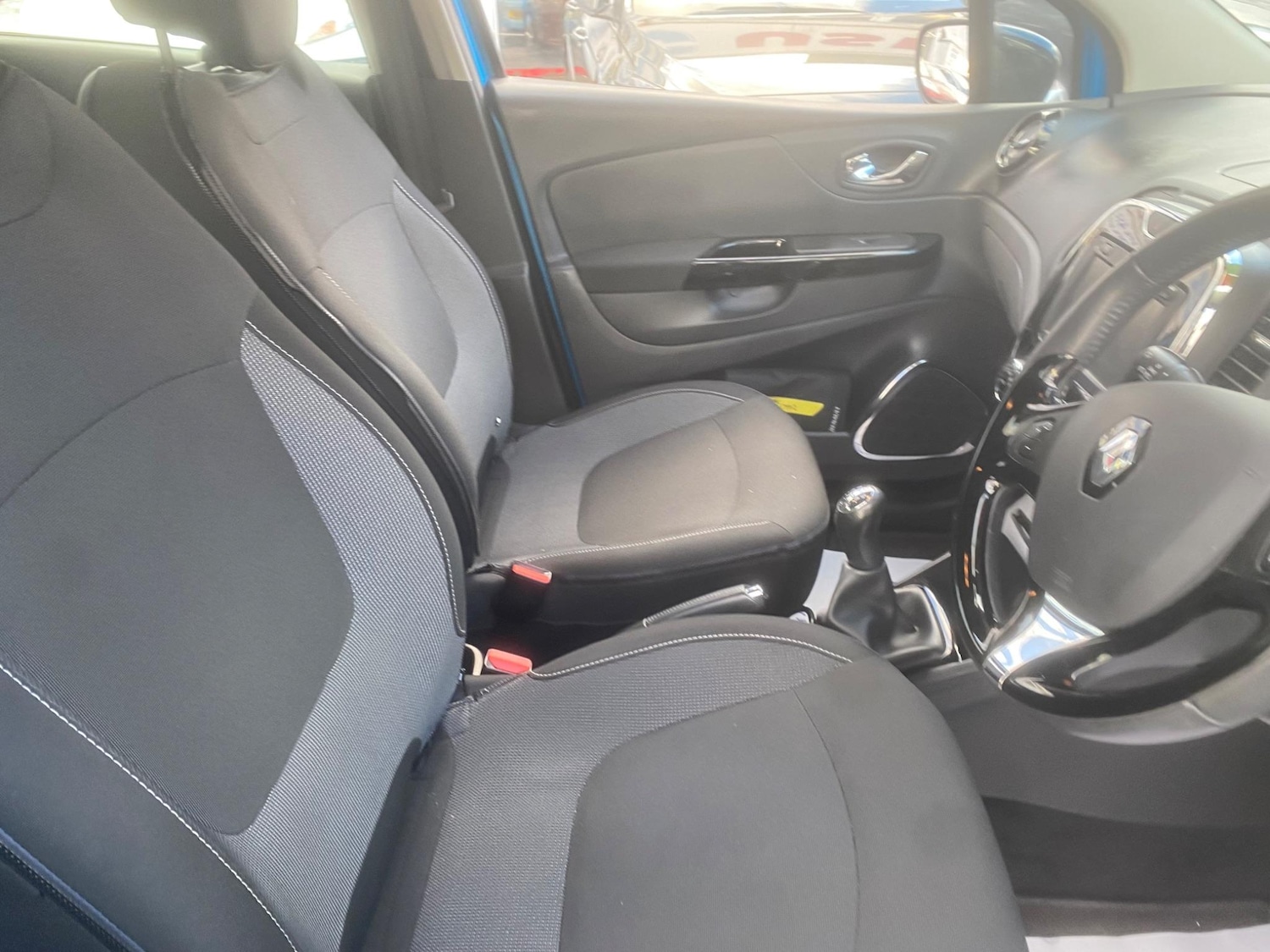 Used Renault Captur 2015 for sale - 76549455: Photo 57