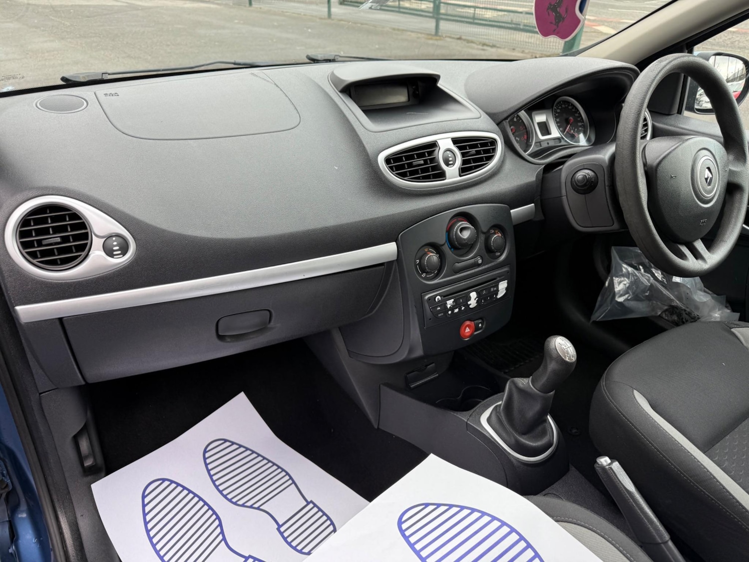 Used Renault Clio 2011 for sale - 76994167: Photo 21