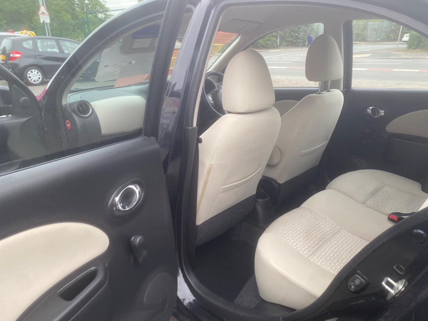 Used Nissan Micra 2012 for sale - 76987800: Photo 28