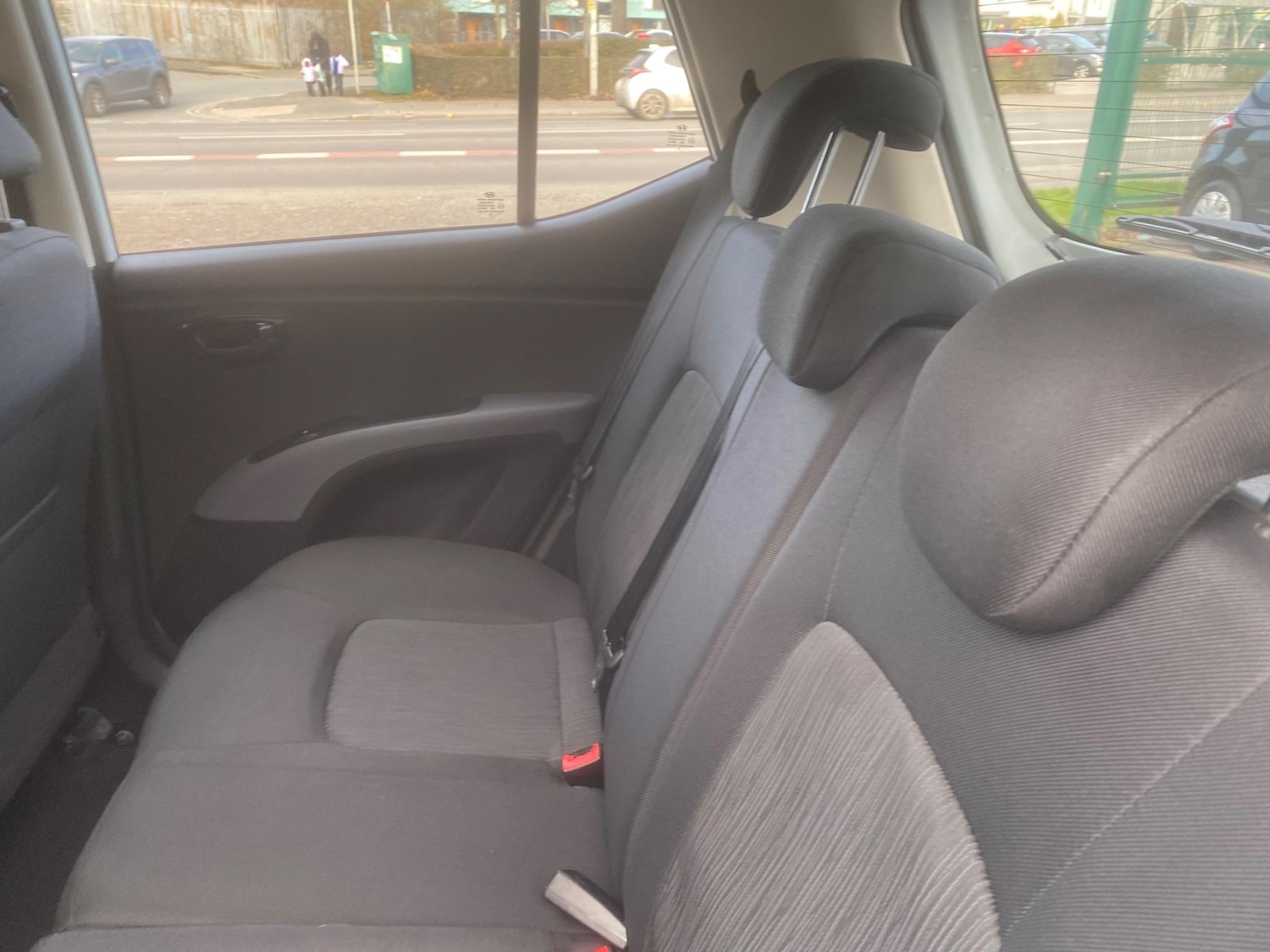 Used Hyundai i10 for sale - 76992986: Photo 24