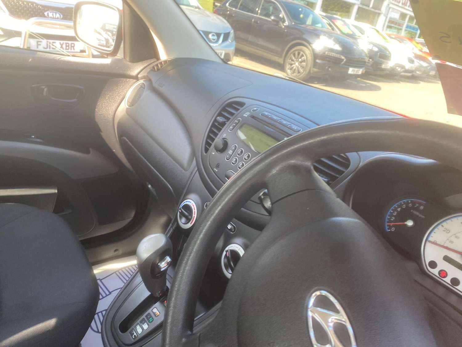 Used Hyundai i10 2010 for sale - 76549812: Photo 64