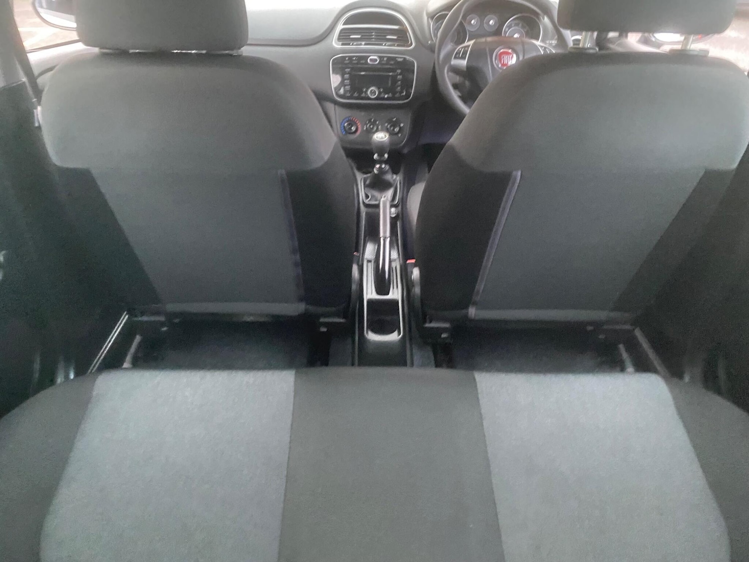 Used Fiat Punto 2015 for sale - 76832715: Photo 24