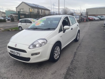 Used Fiat Punto 2015 for sale - 76832715: Photo