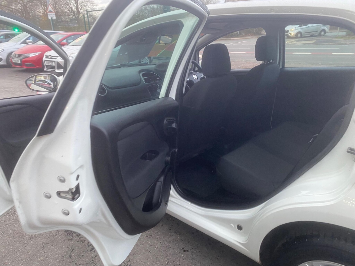 Used Fiat Punto 2015 for sale - 76832715: Photo 44