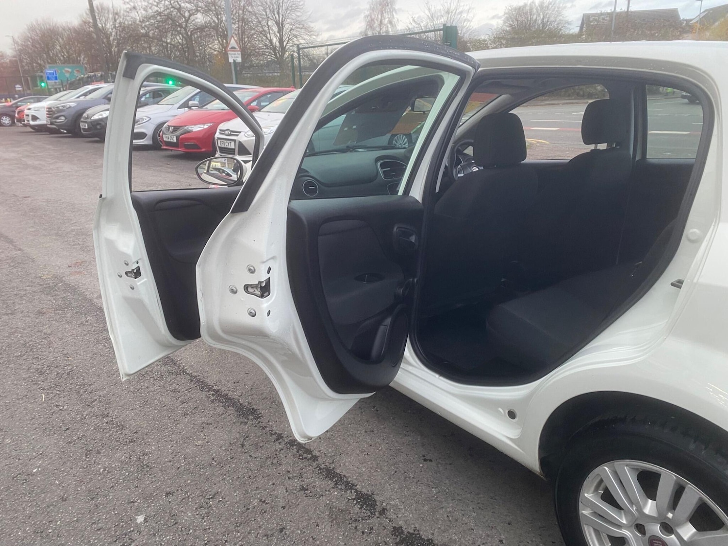 Used Fiat Punto 2015 for sale - 76832715: Photo 45