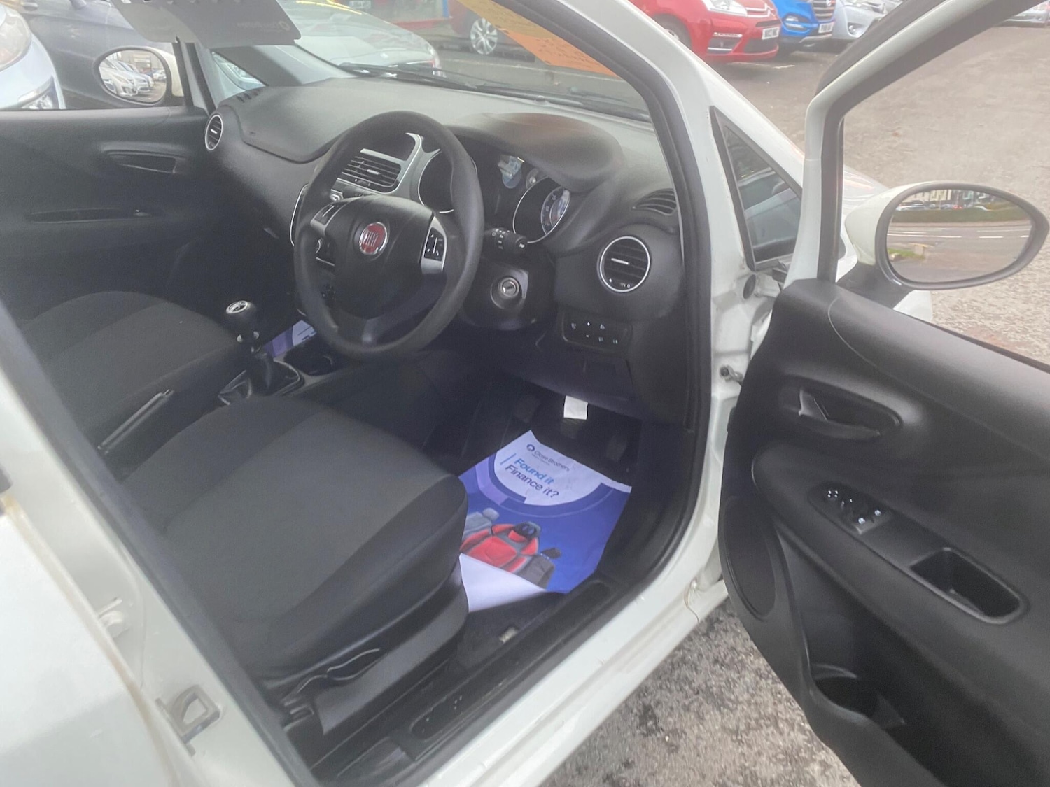 Used Fiat Punto 2015 for sale - 76832715: Photo 70