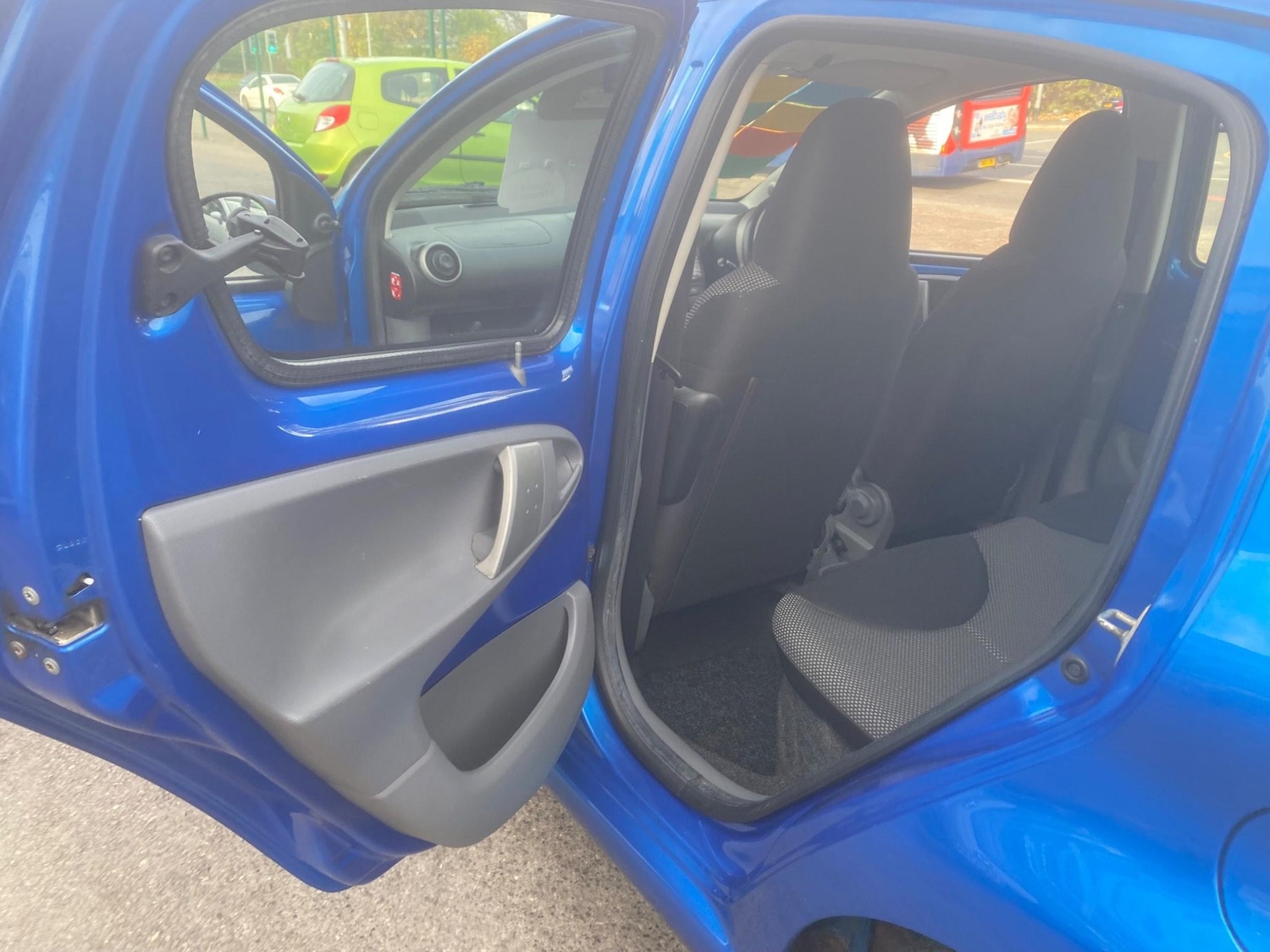 Used Toyota AYGO 2010 for sale - 76551062: Photo 27