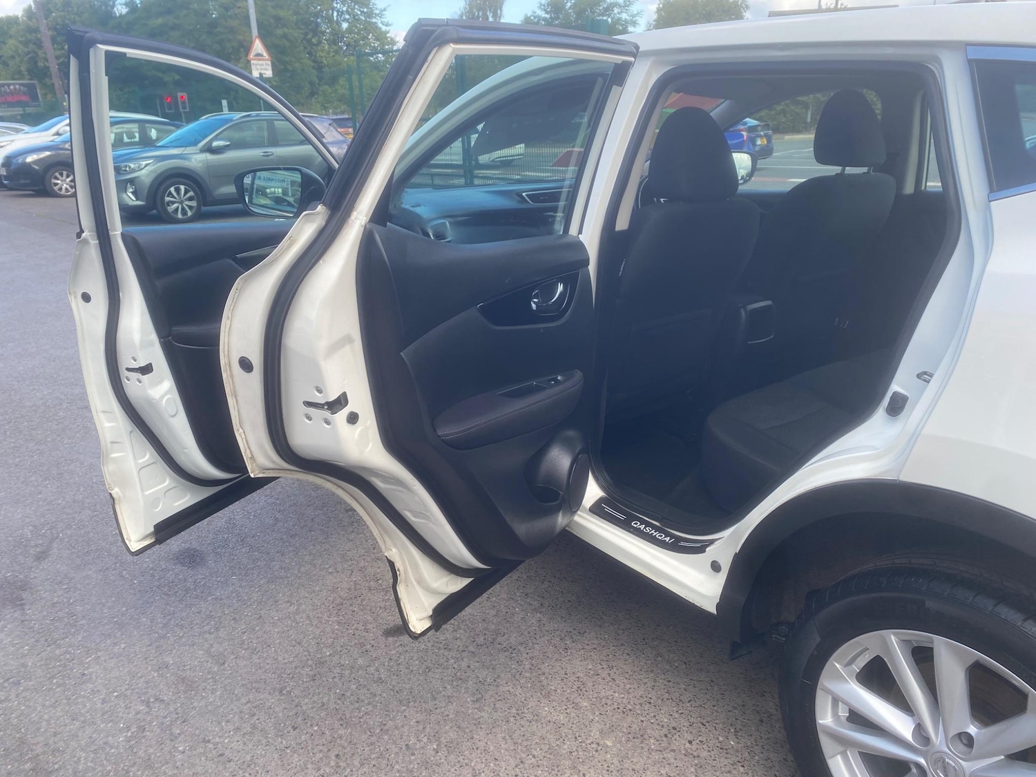 Used Nissan Qashqai for sale - 76550989: Photo 19