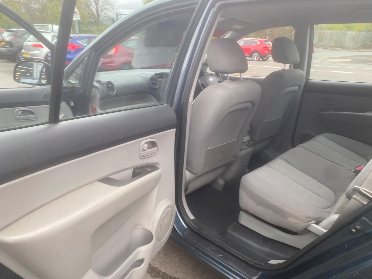 Used Kia Carens 2008 for sale - 76997398: Photo 29