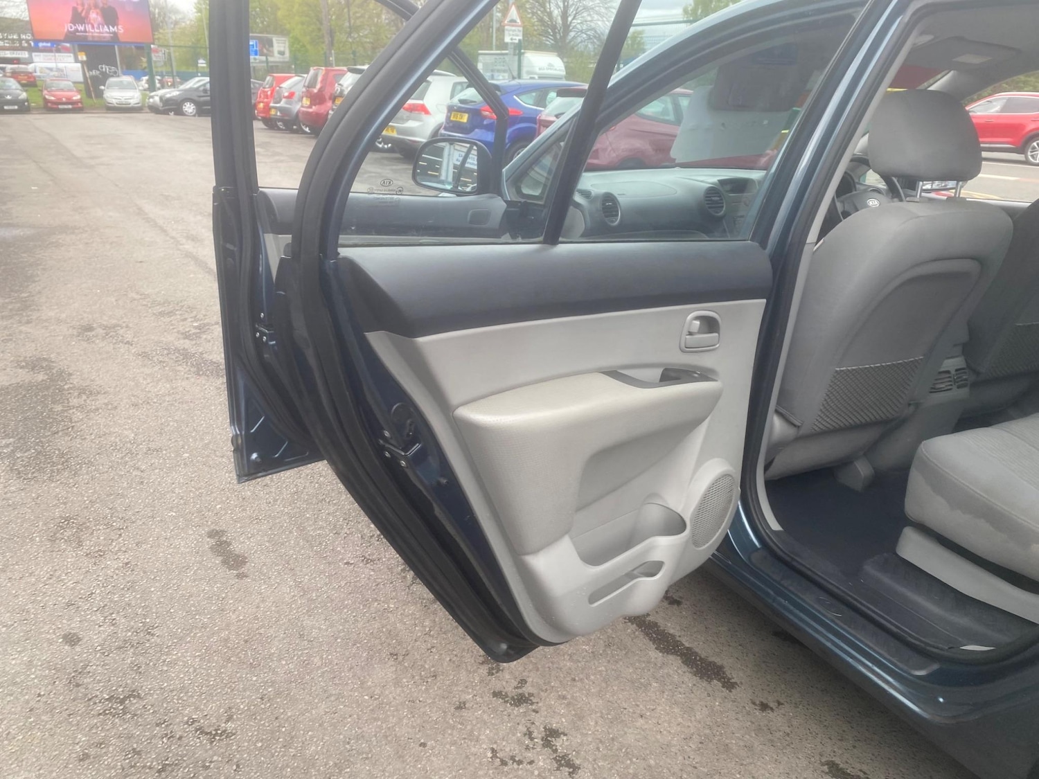 Used Kia Carens 2008 for sale - 76997398: Photo 34