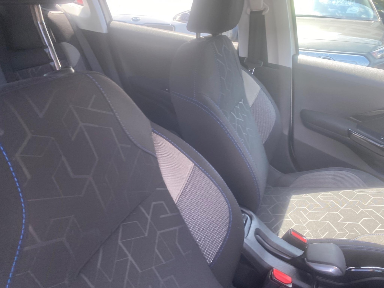 Used Peugeot 2008 2019 for sale - 76549816: Photo 54