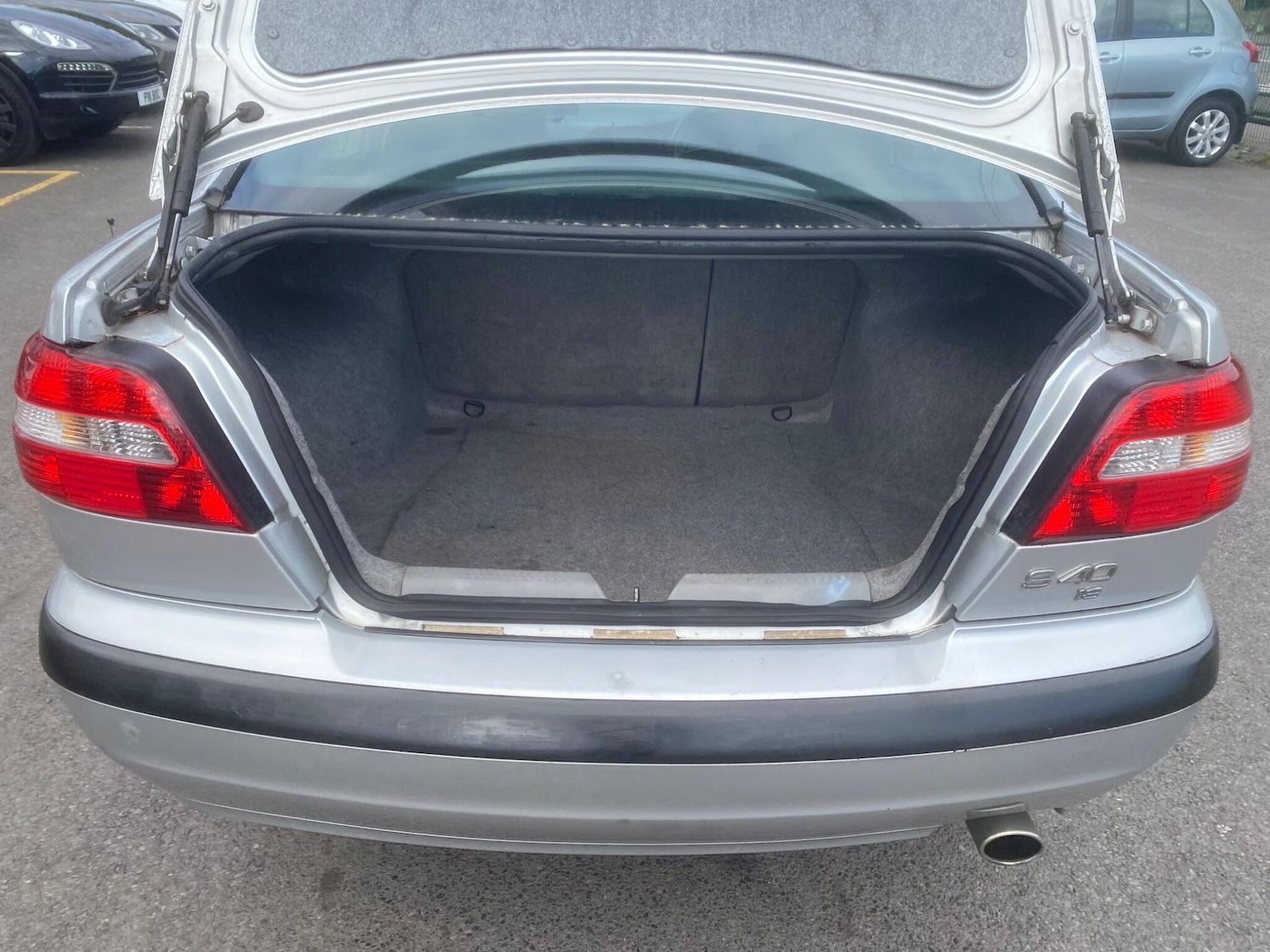 Used Volvo S40 2004 for sale - 76549667: Photo 40