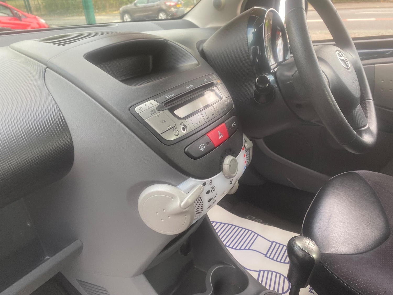 Used Toyota AYGO 2012 for sale - 76550996: Photo 22
