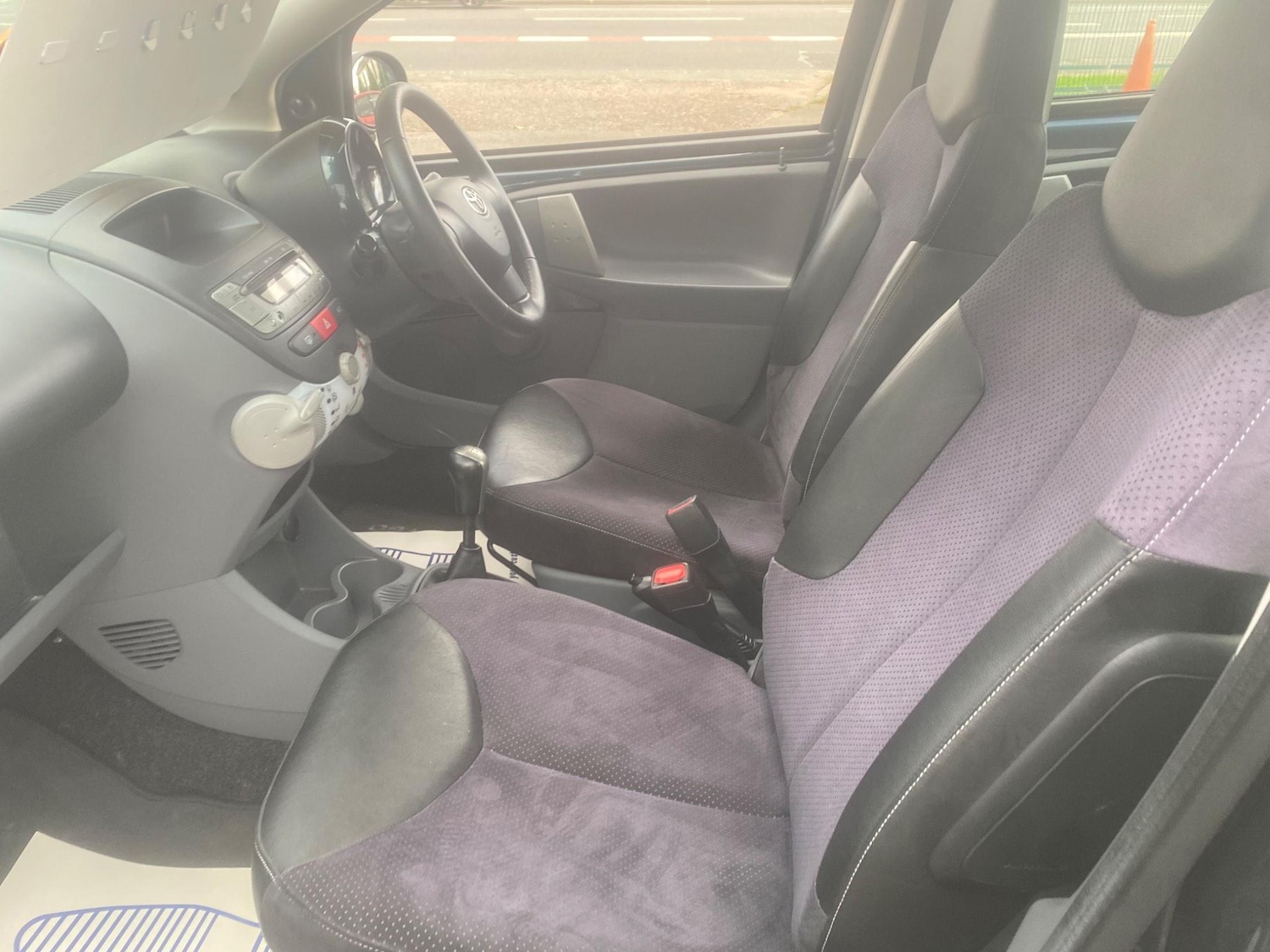 Used Toyota AYGO 2012 for sale - 76550996: Photo 24