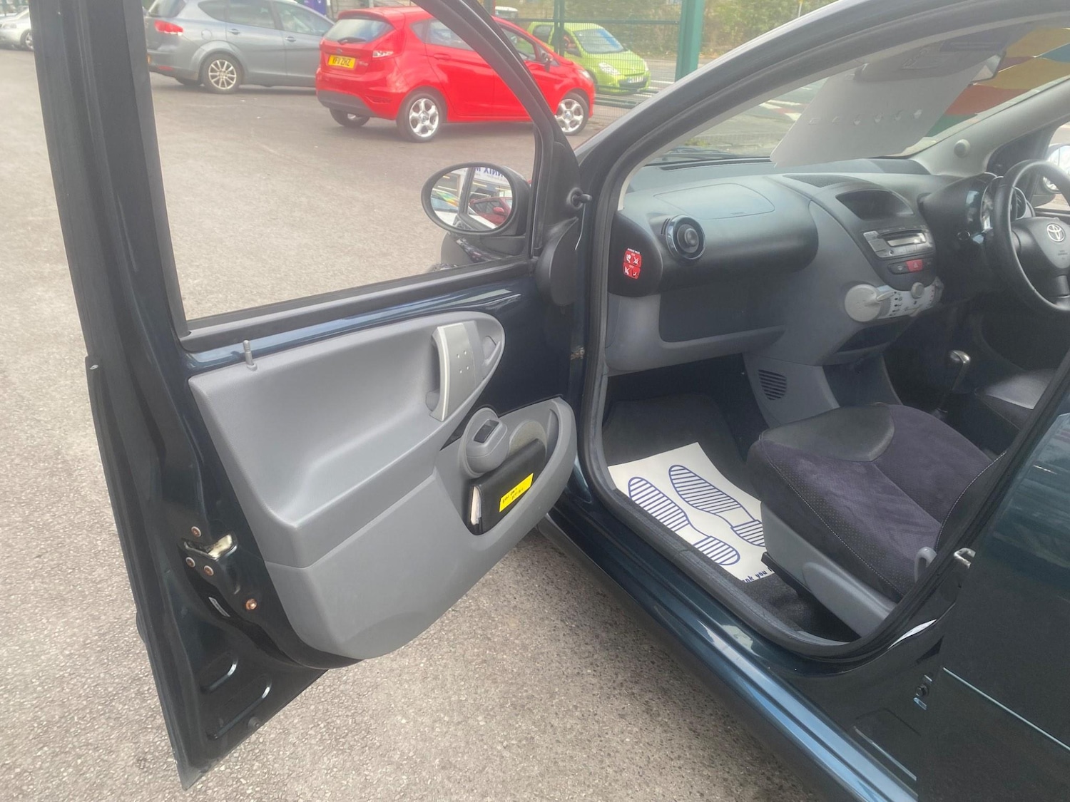 Used Toyota AYGO 2012 for sale - 76550996: Photo 28