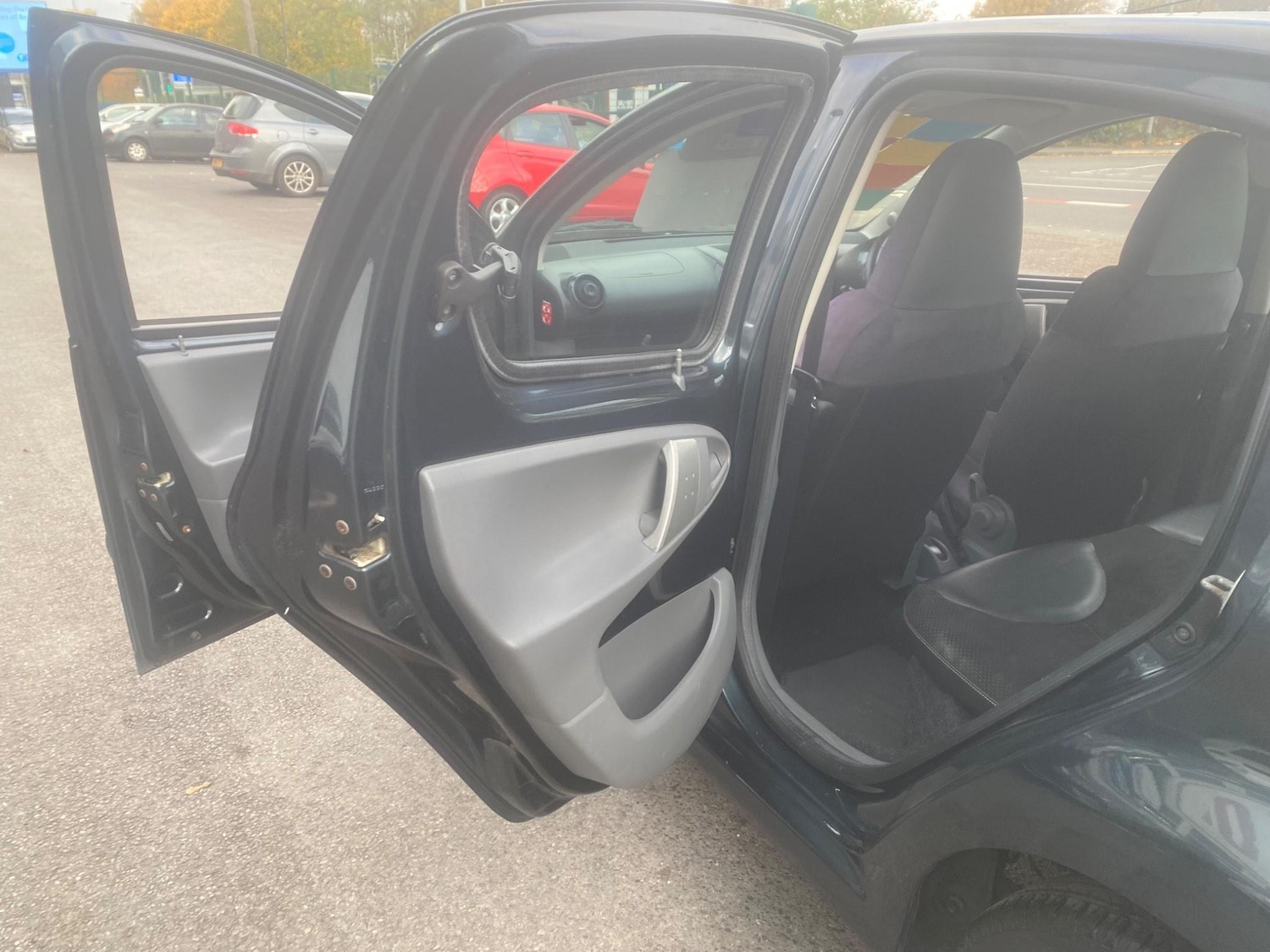 Used Toyota AYGO 2012 for sale - 76550996: Photo 29