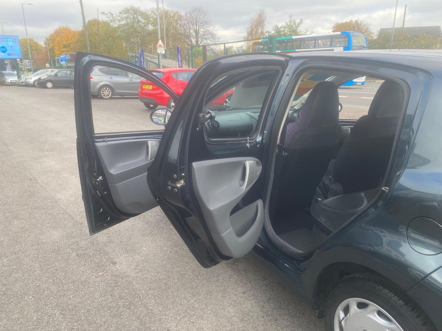 Used Toyota AYGO 2012 for sale - 76550996: Photo 34