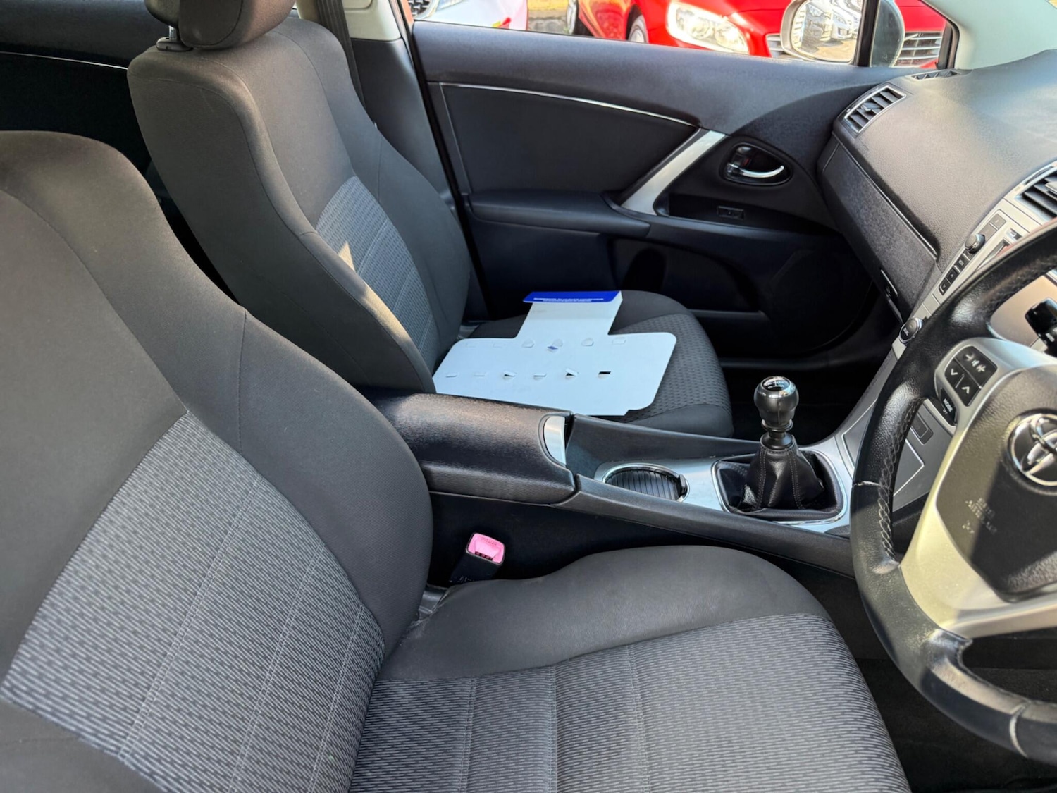 Used Toyota Avensis 2012 for sale - 76550941: Photo 12