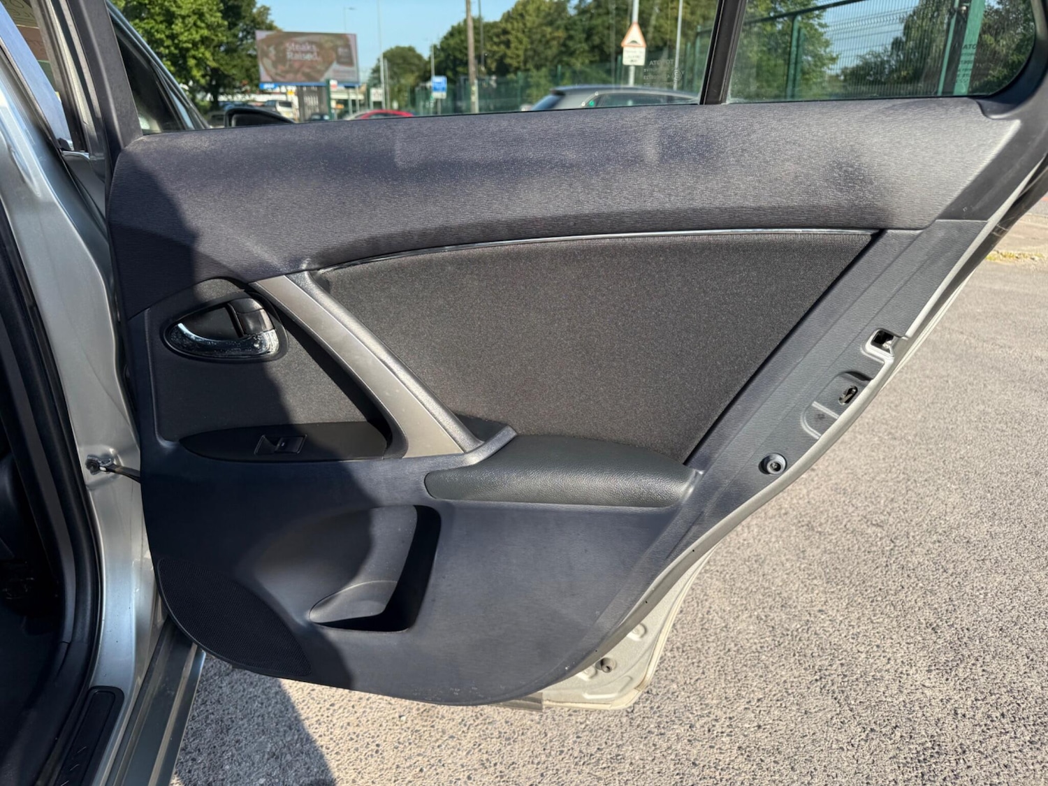 Used Toyota Avensis 2012 for sale - 76550941: Photo 14