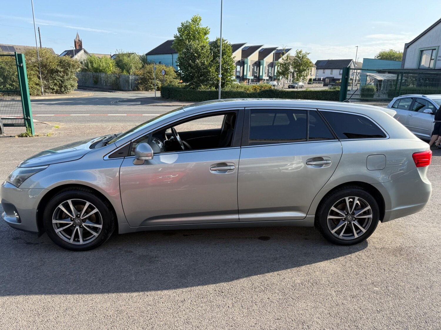 Used Toyota Avensis 2012 for sale - 76550941: Photo 5