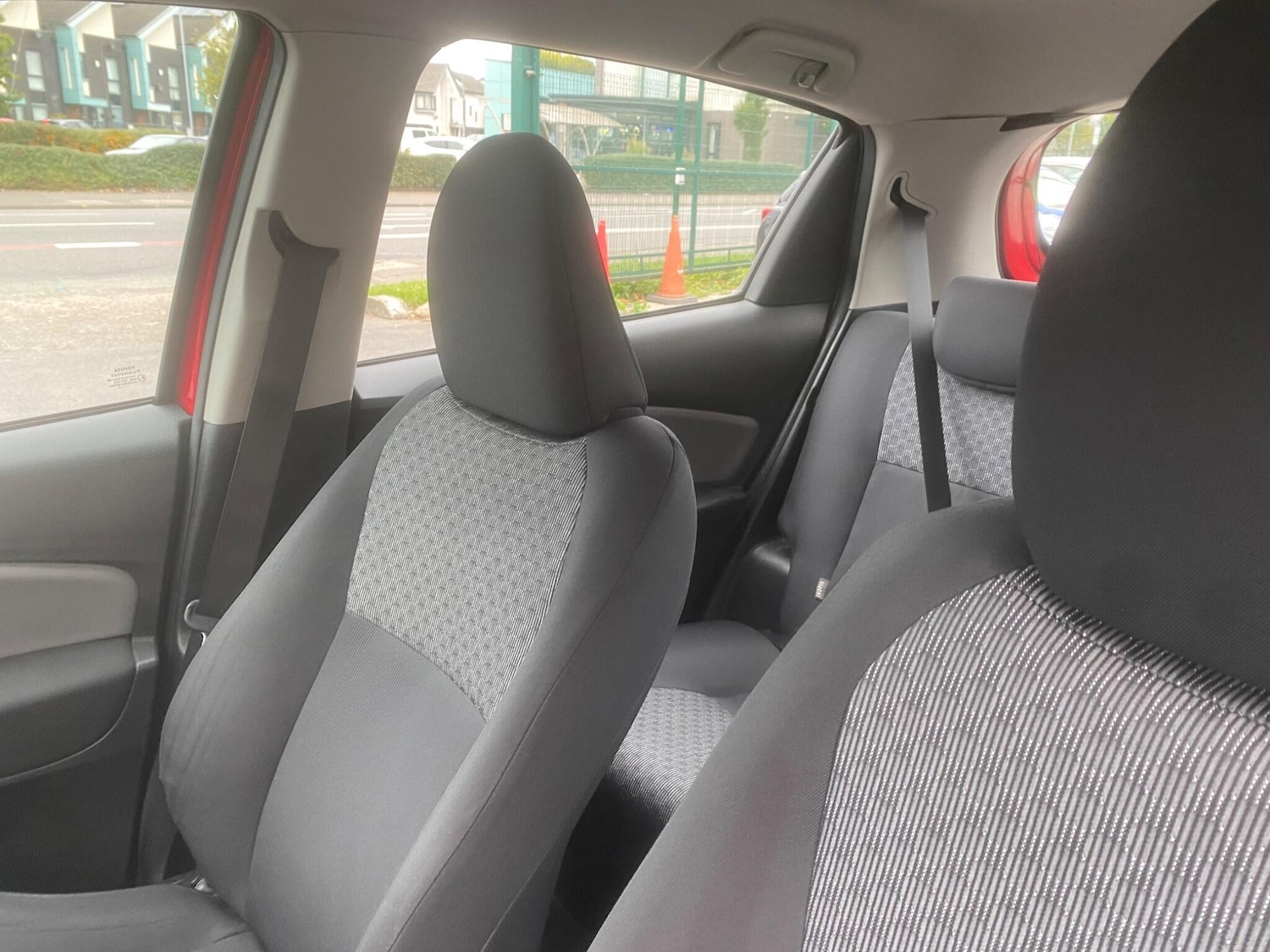 Used Toyota Yaris 2015 for sale - 76550633: Photo 12