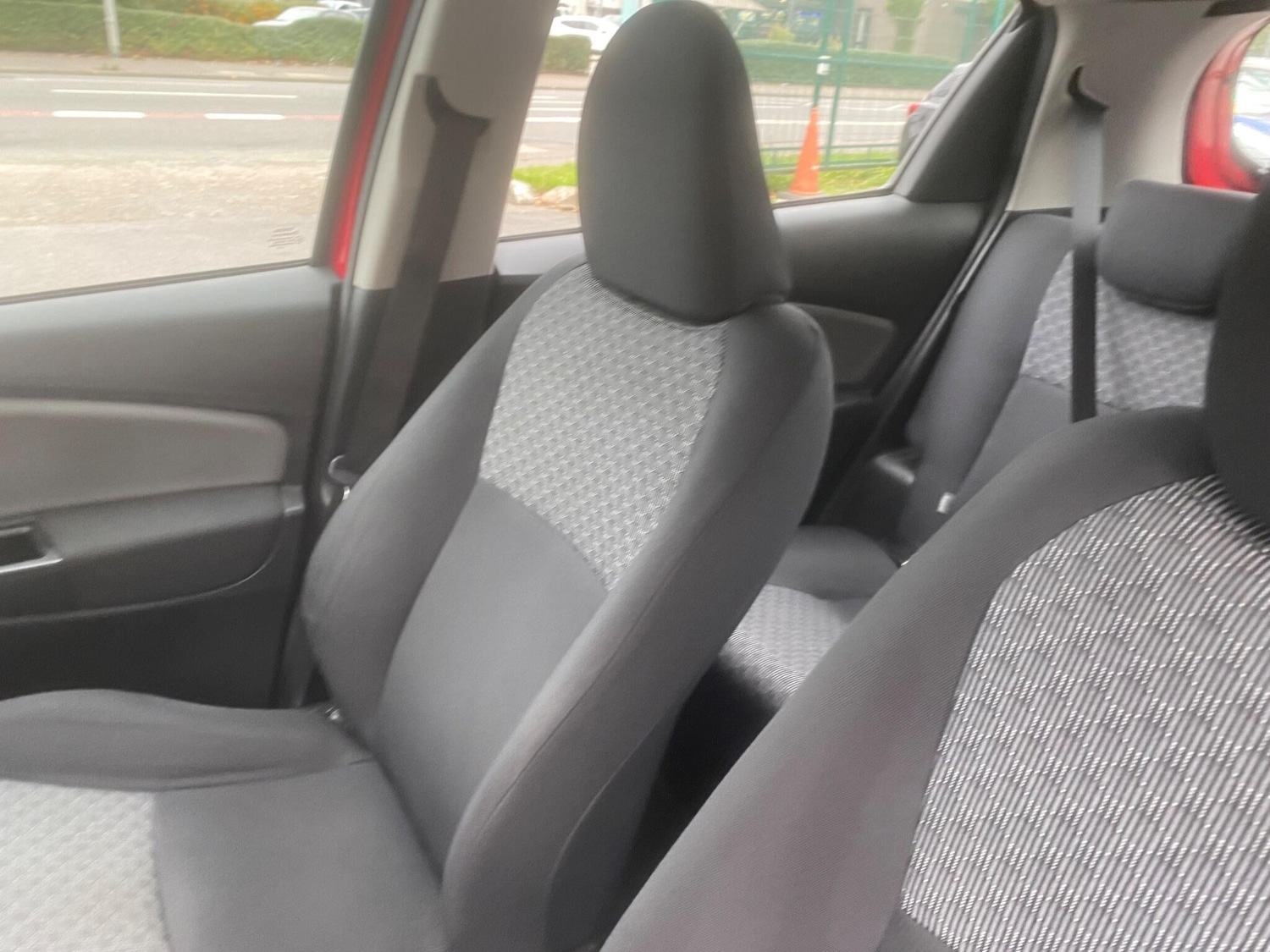 Used Toyota Yaris 2015 for sale - 76550633: Photo 17