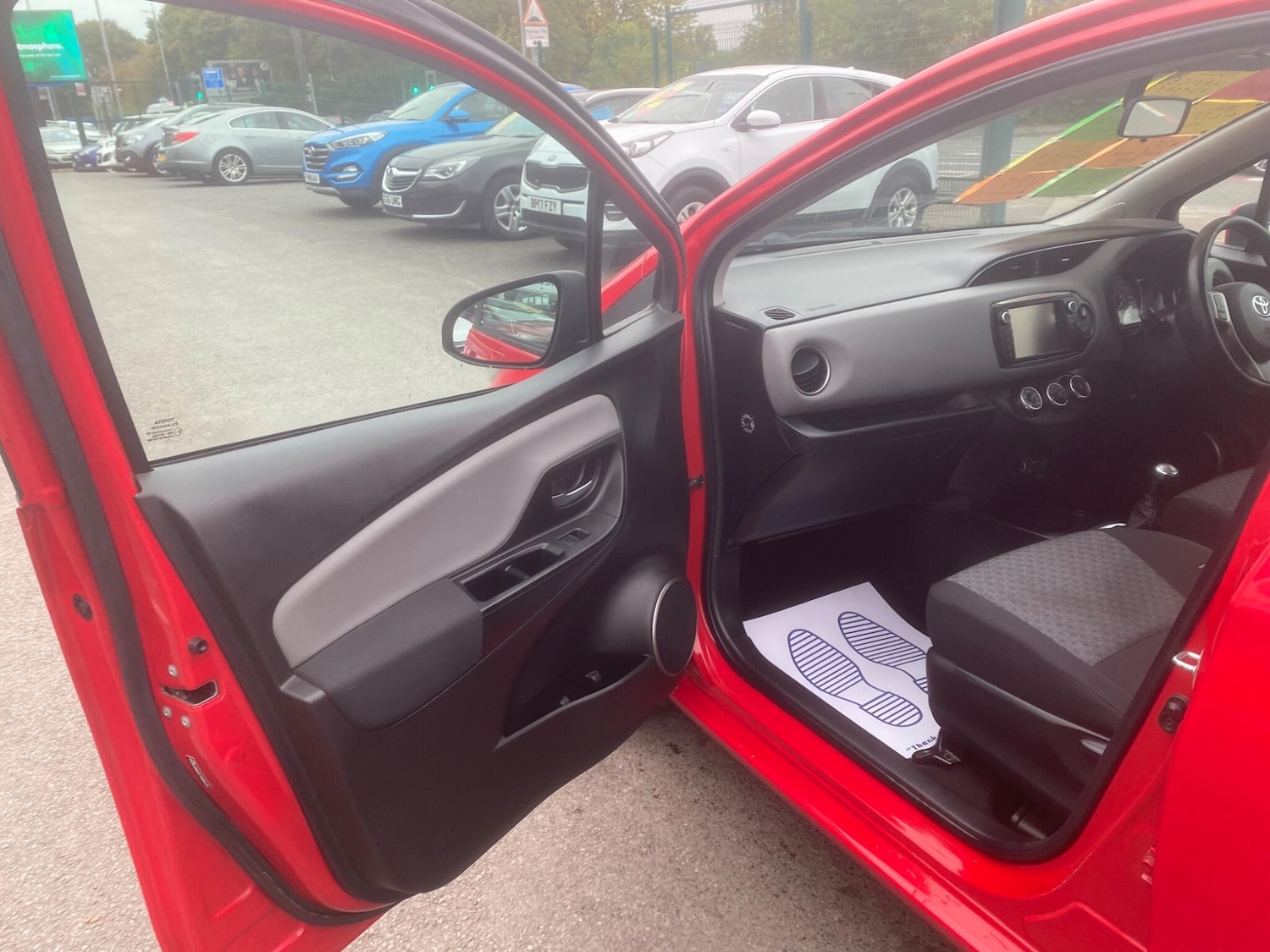 Used Toyota Yaris 2015 for sale - 76550633: Photo 21