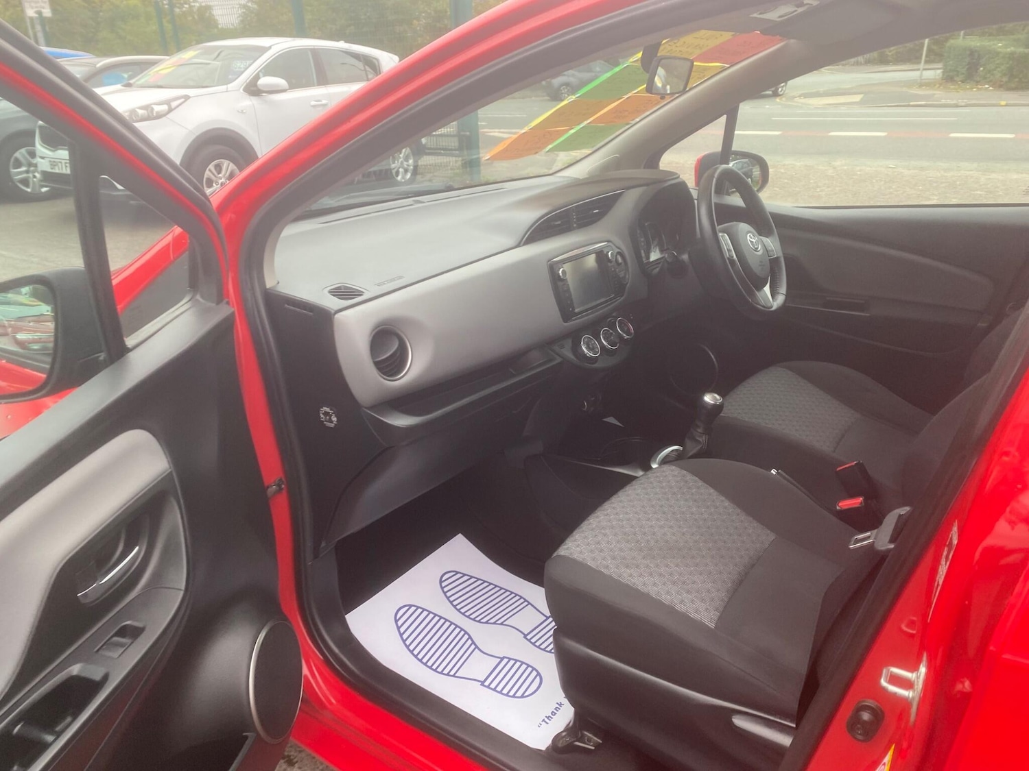 Used Toyota Yaris 2015 for sale - 76550633: Photo 22