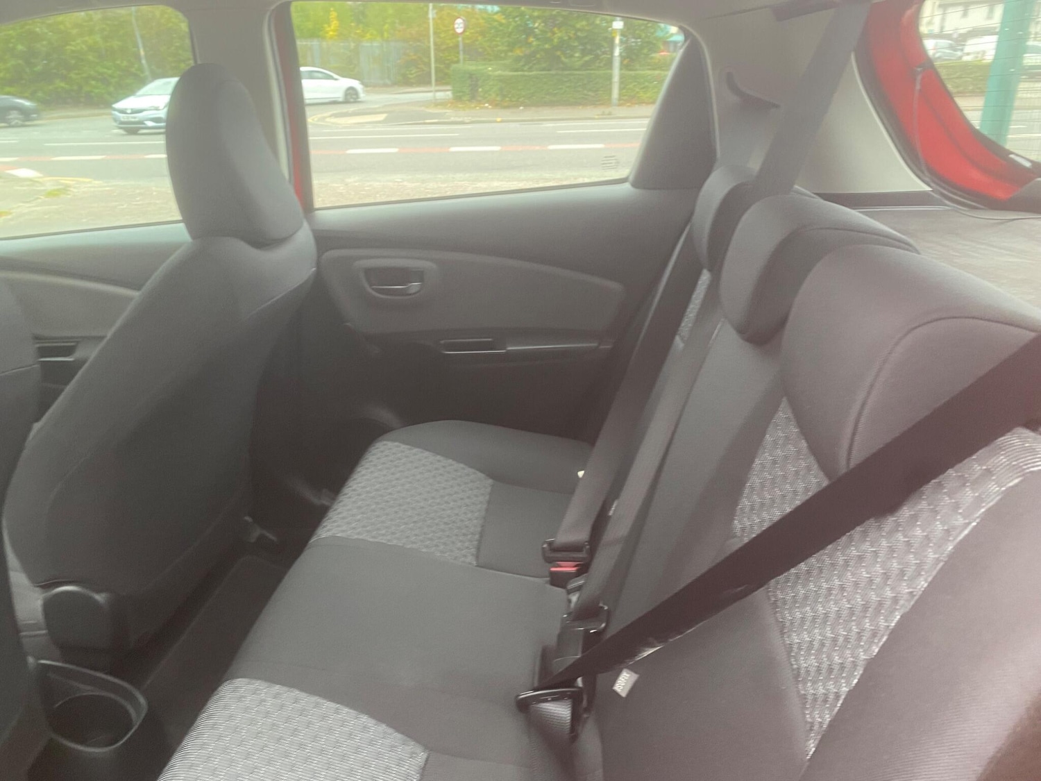 Used Toyota Yaris 2015 for sale - 76550633: Photo 25