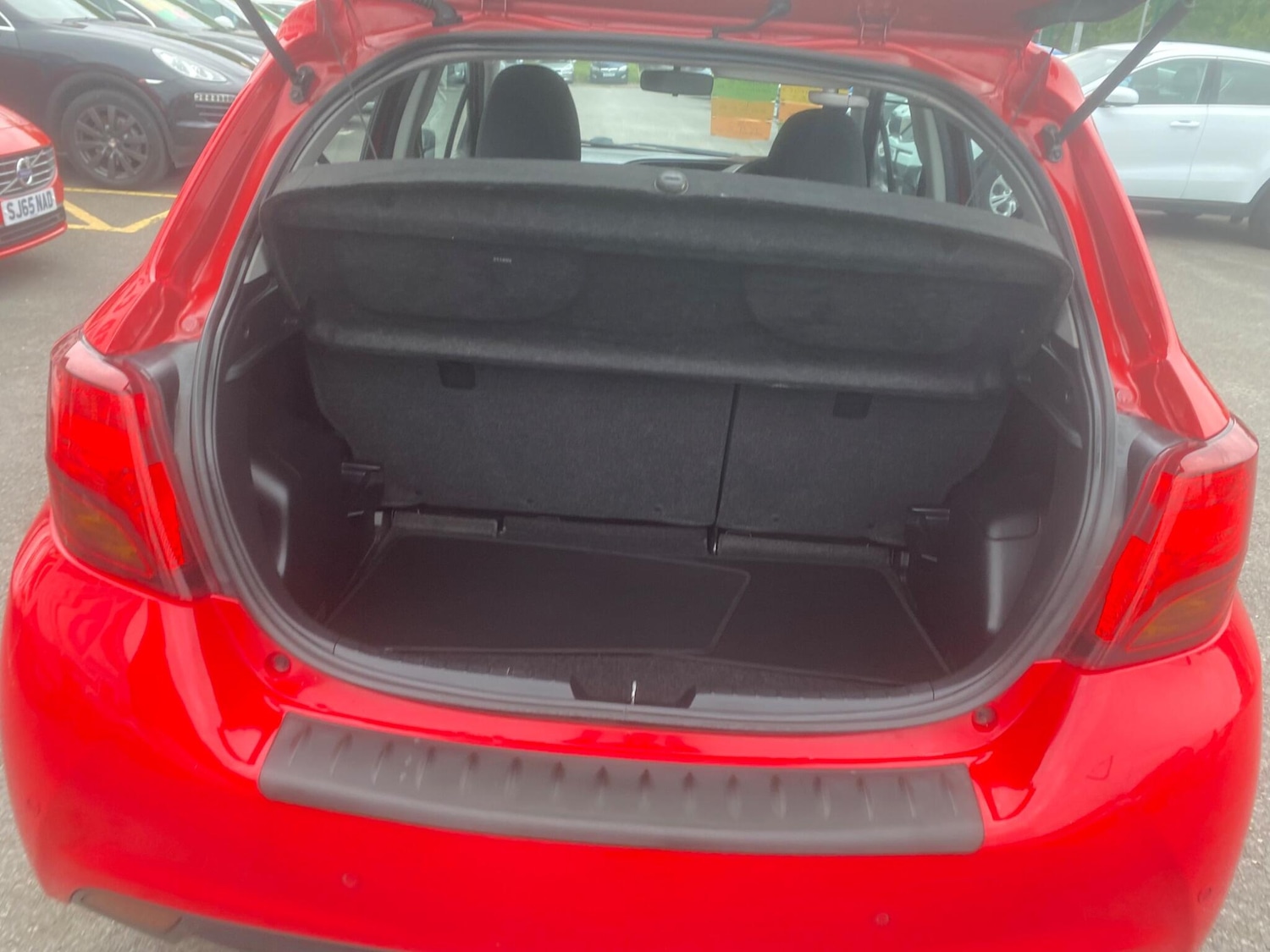 Used Toyota Yaris 2015 for sale - 76550633: Photo 33