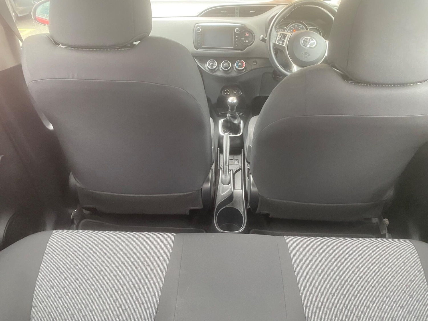 Used Toyota Yaris 2015 for sale - 76550633: Photo 40