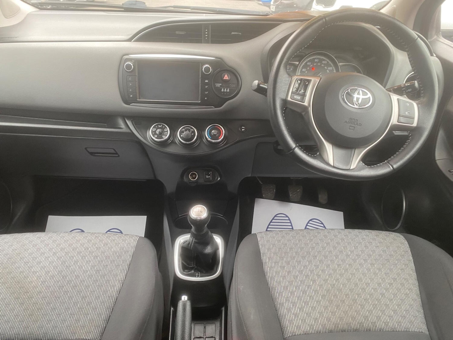 Used Toyota Yaris 2015 for sale - 76550633: Photo 47