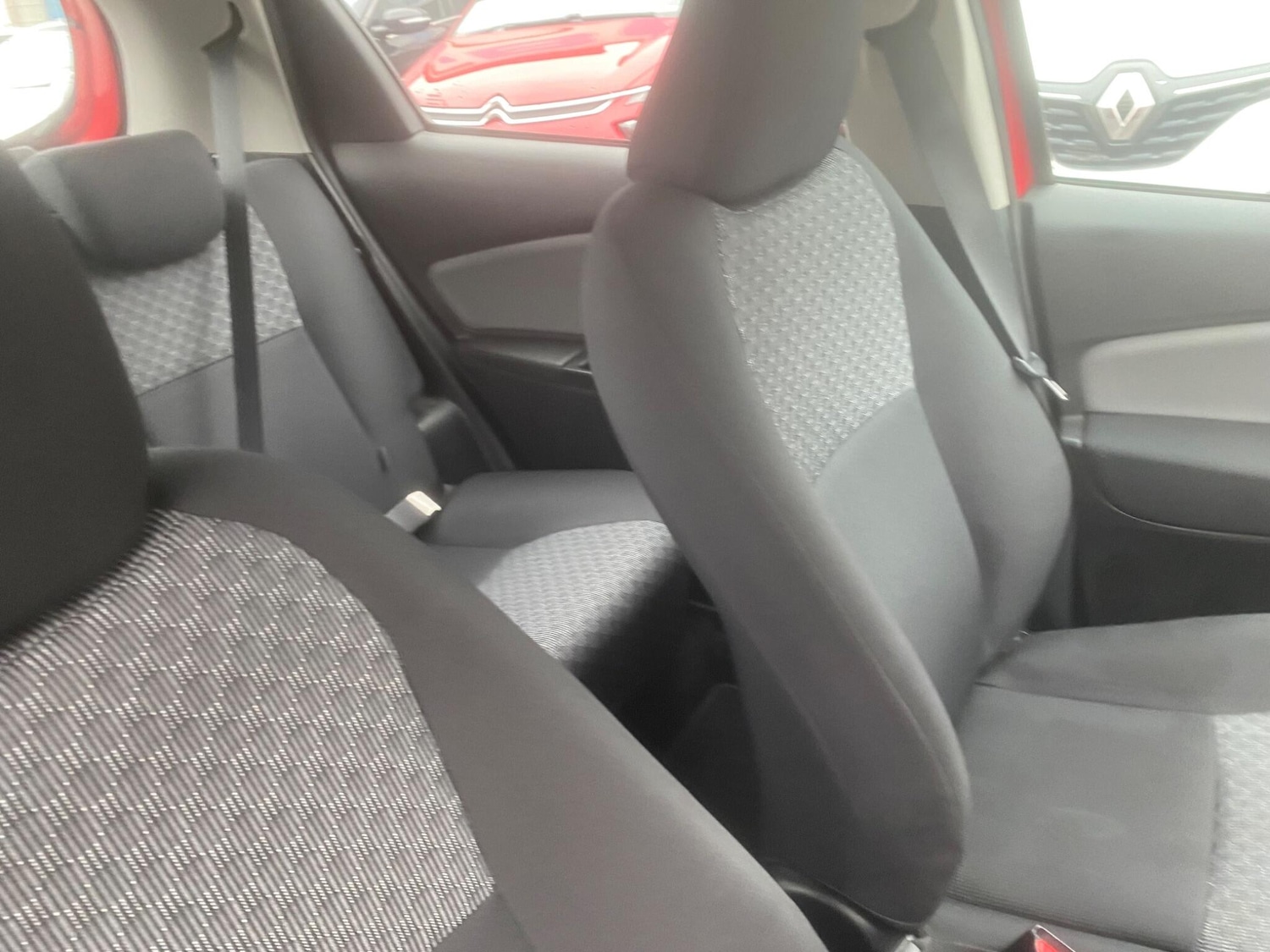 Used Toyota Yaris 2015 for sale - 76550633: Photo 55