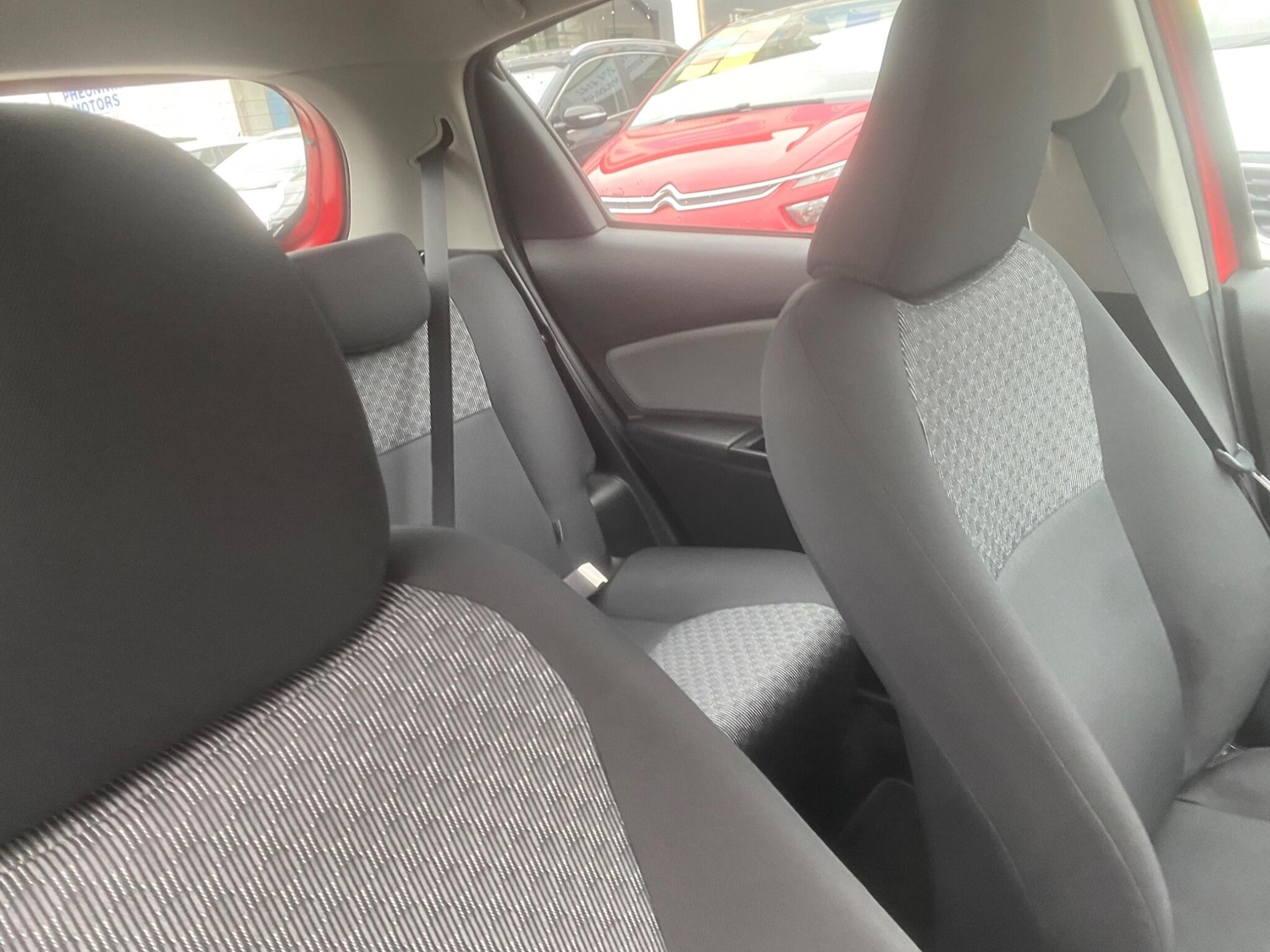 Used Toyota Yaris 2015 for sale - 76550633: Photo 56