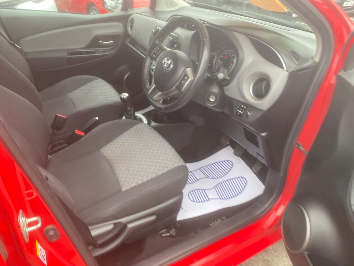 Used Toyota Yaris 2015 for sale - 76550633: Photo 60