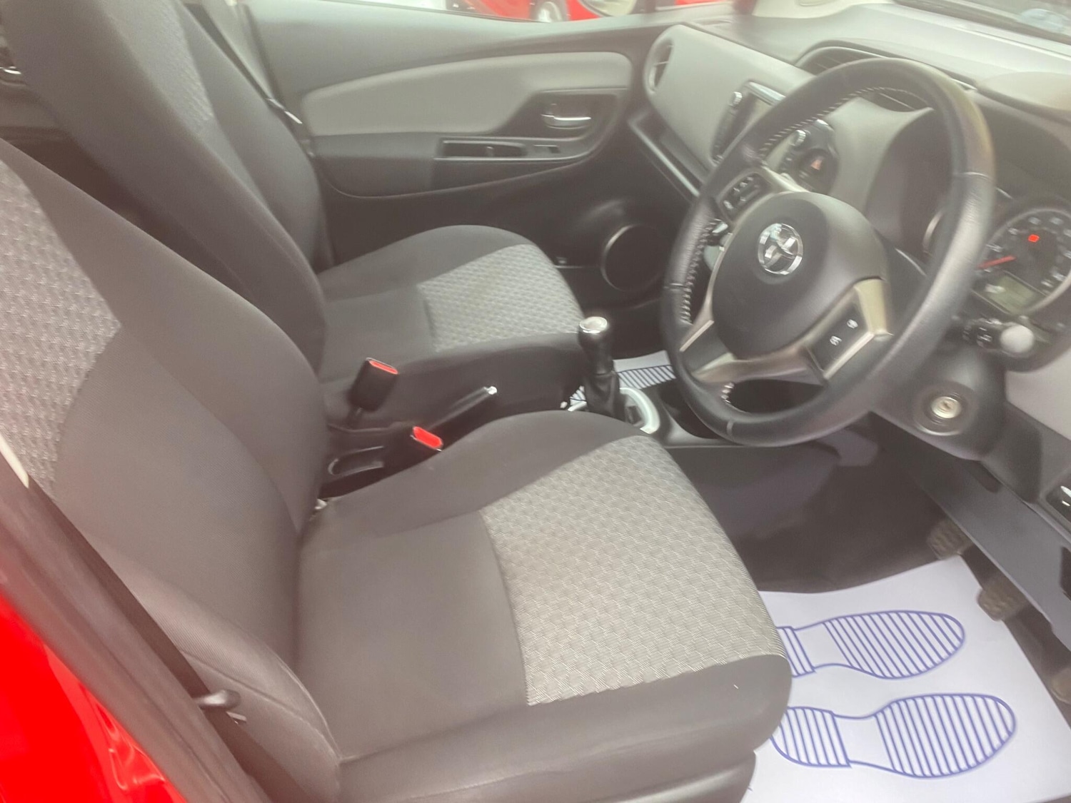 Used Toyota Yaris 2015 for sale - 76550633: Photo 61