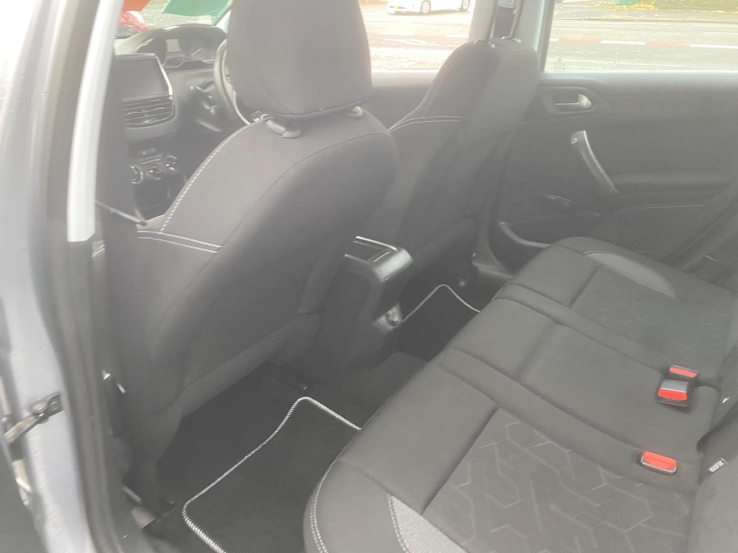 Used Peugeot 2008 2016 for sale - 76990418: Photo 32