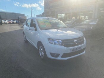 Used Dacia Sandero 2015 for sale - 76550566: Photo