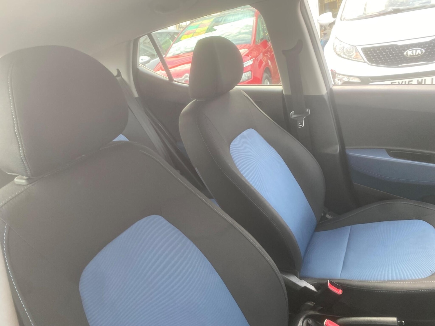 Used Hyundai i10 2014 for sale - 76772040: Photo 92