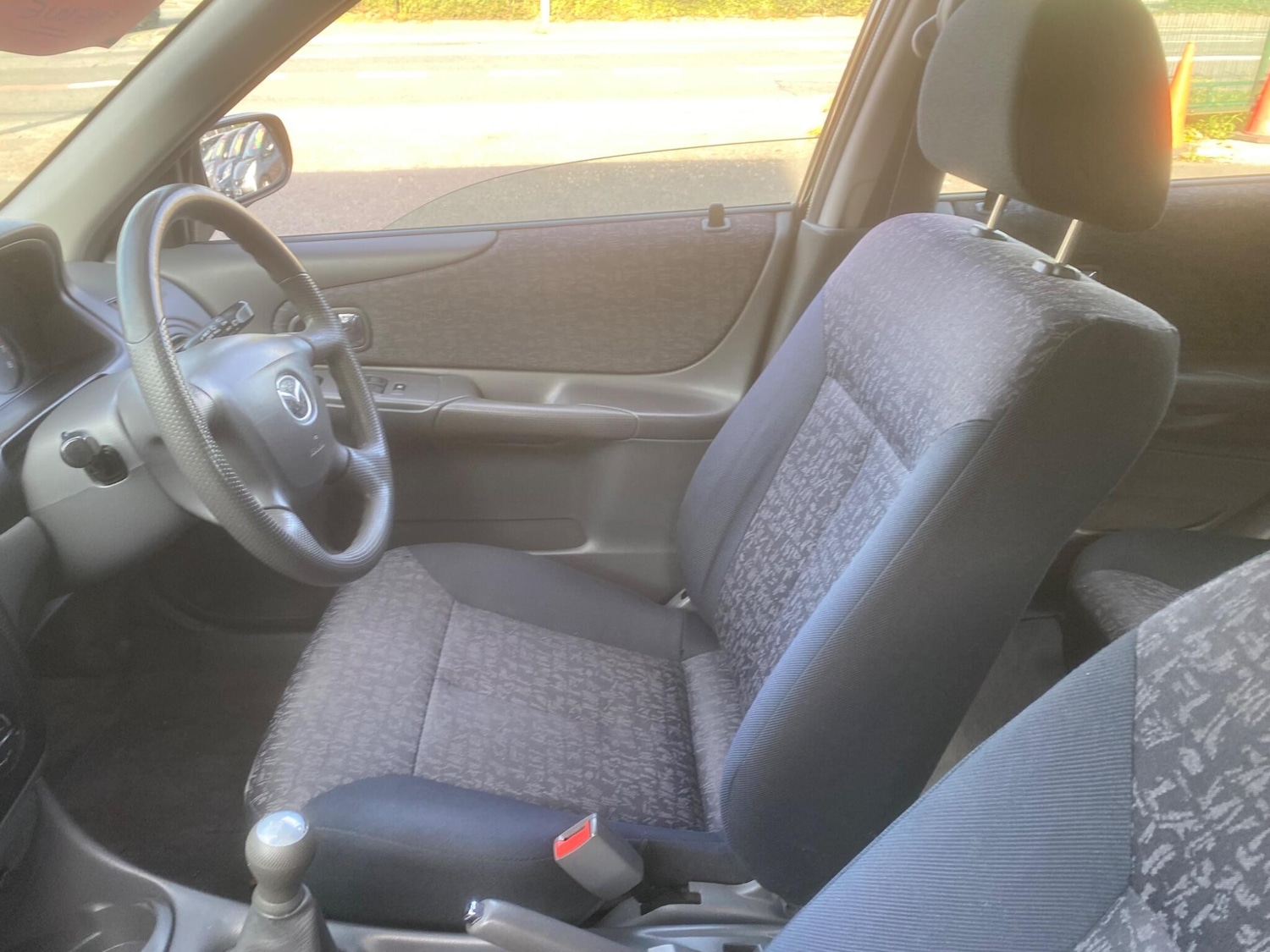 Used Mazda 323 2001 for sale - 76995977: Photo 14