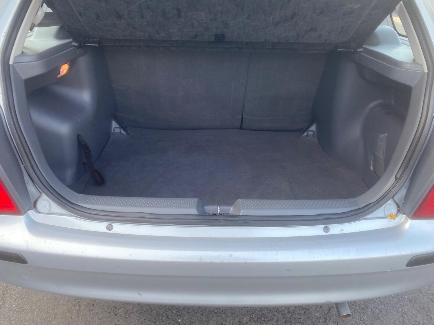 Used Mazda 323 2001 for sale - 76995977: Photo 34