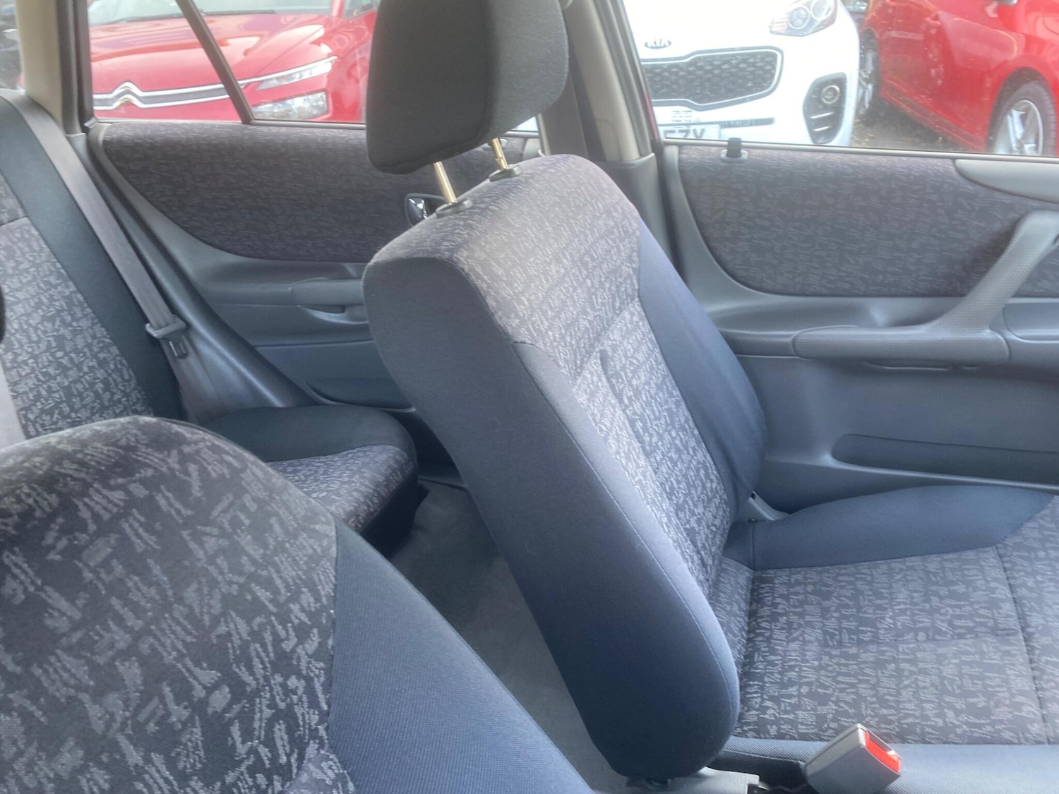 Used Mazda 323 2001 for sale - 76995977: Photo 52