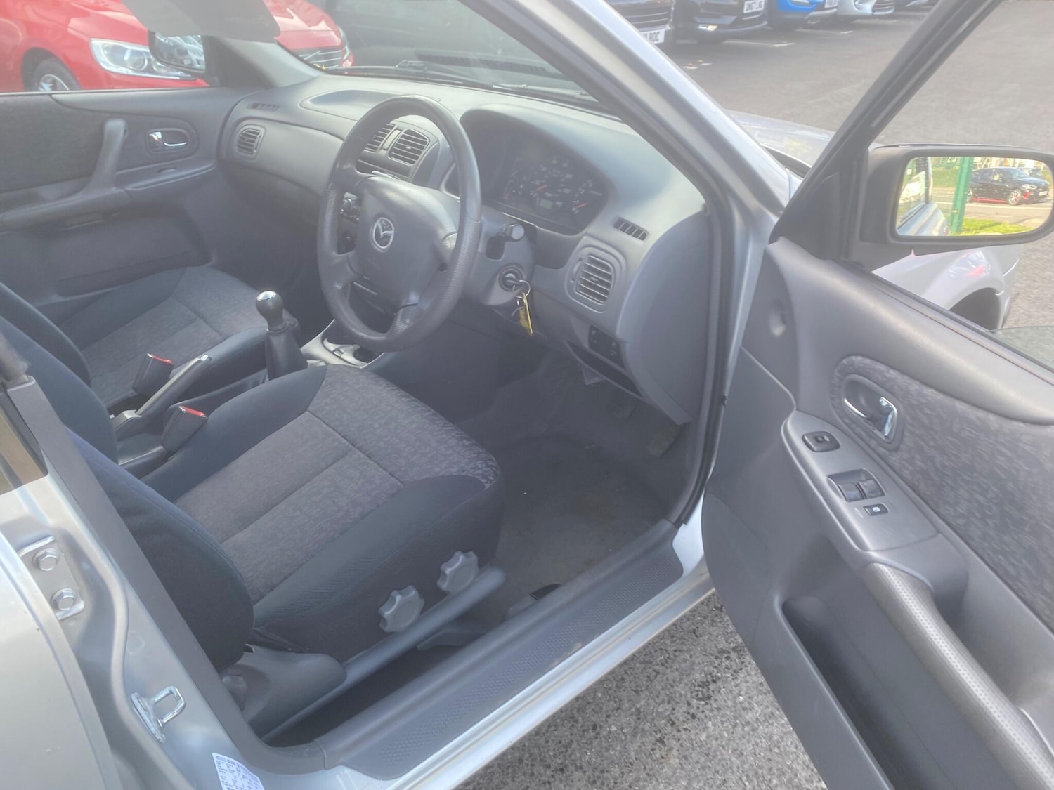 Used Mazda 323 2001 for sale - 76995977: Photo 56