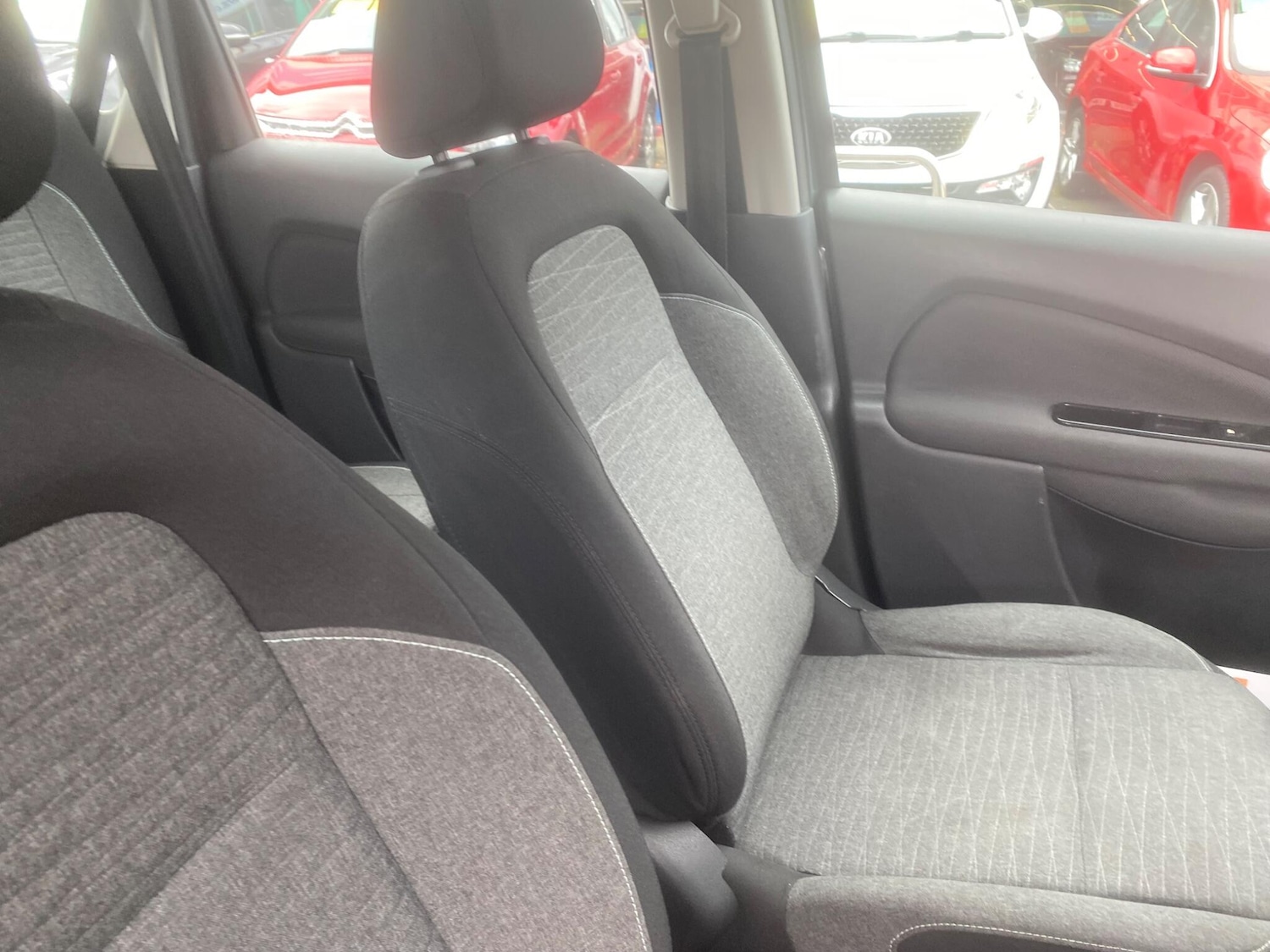 Used Citroen C3 Picasso 2017 for sale - 76549693: Photo 61