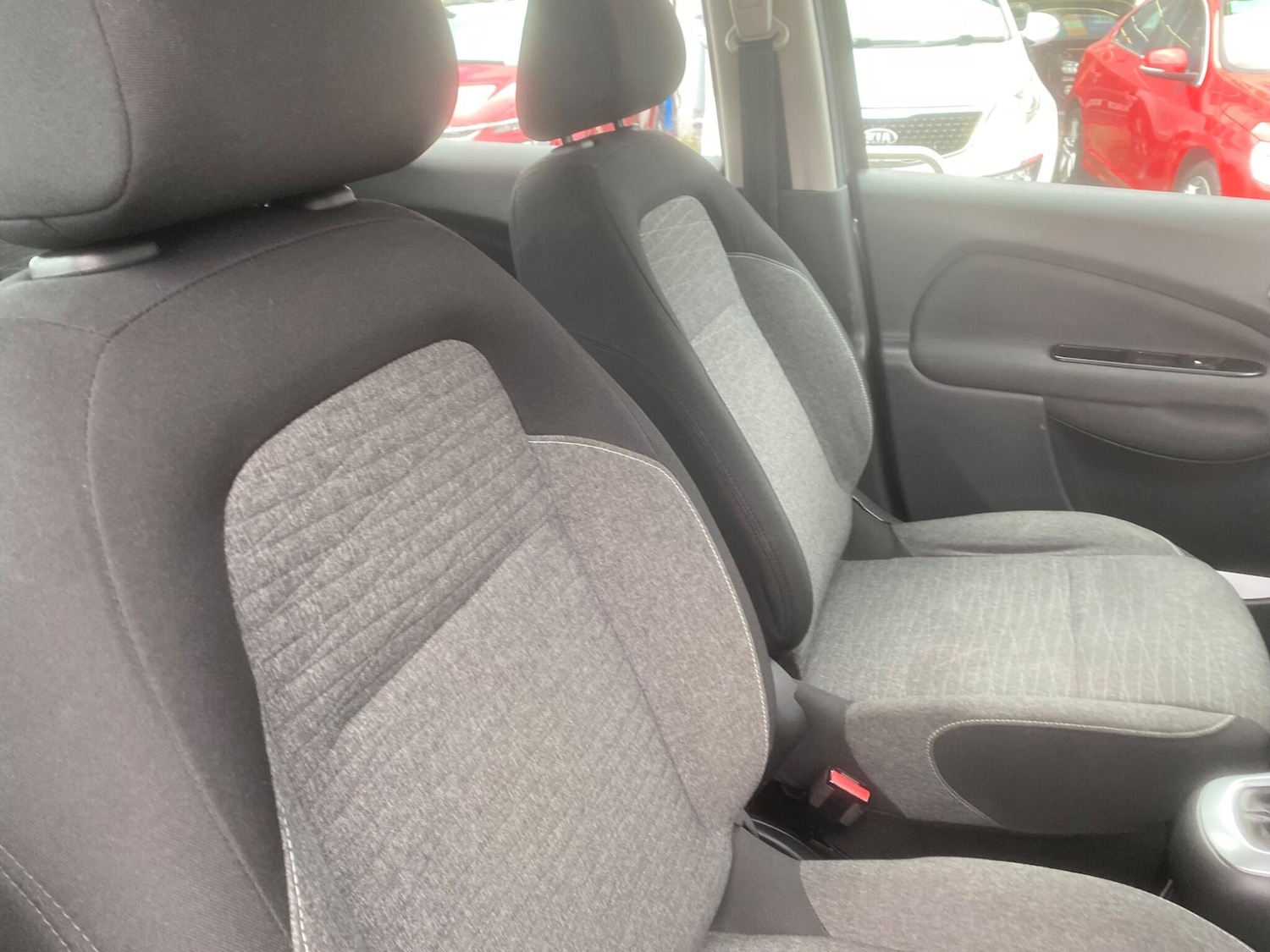 Used Citroen C3 Picasso 2017 for sale - 76549693: Photo 64