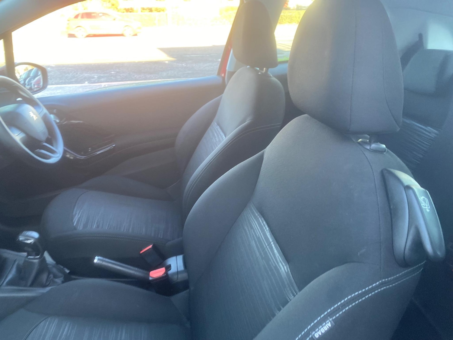 Used Peugeot 208 2016 for sale - 76551030: Photo 21