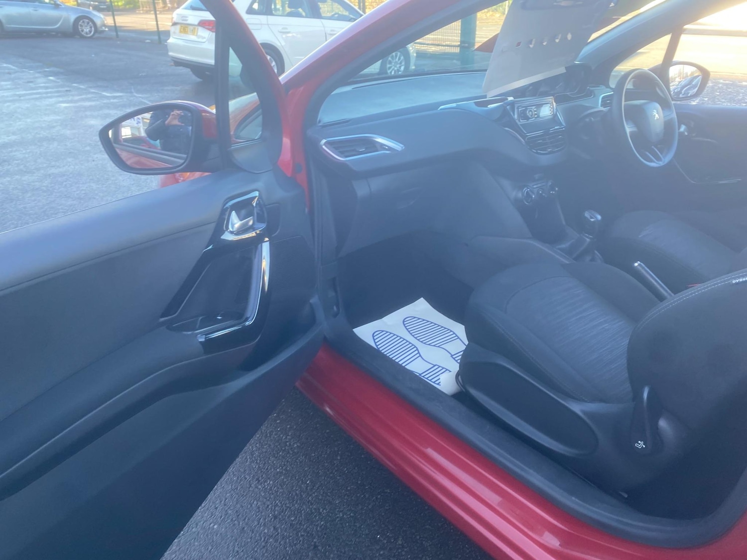 Used Peugeot 208 2016 for sale - 76551030: Photo 24