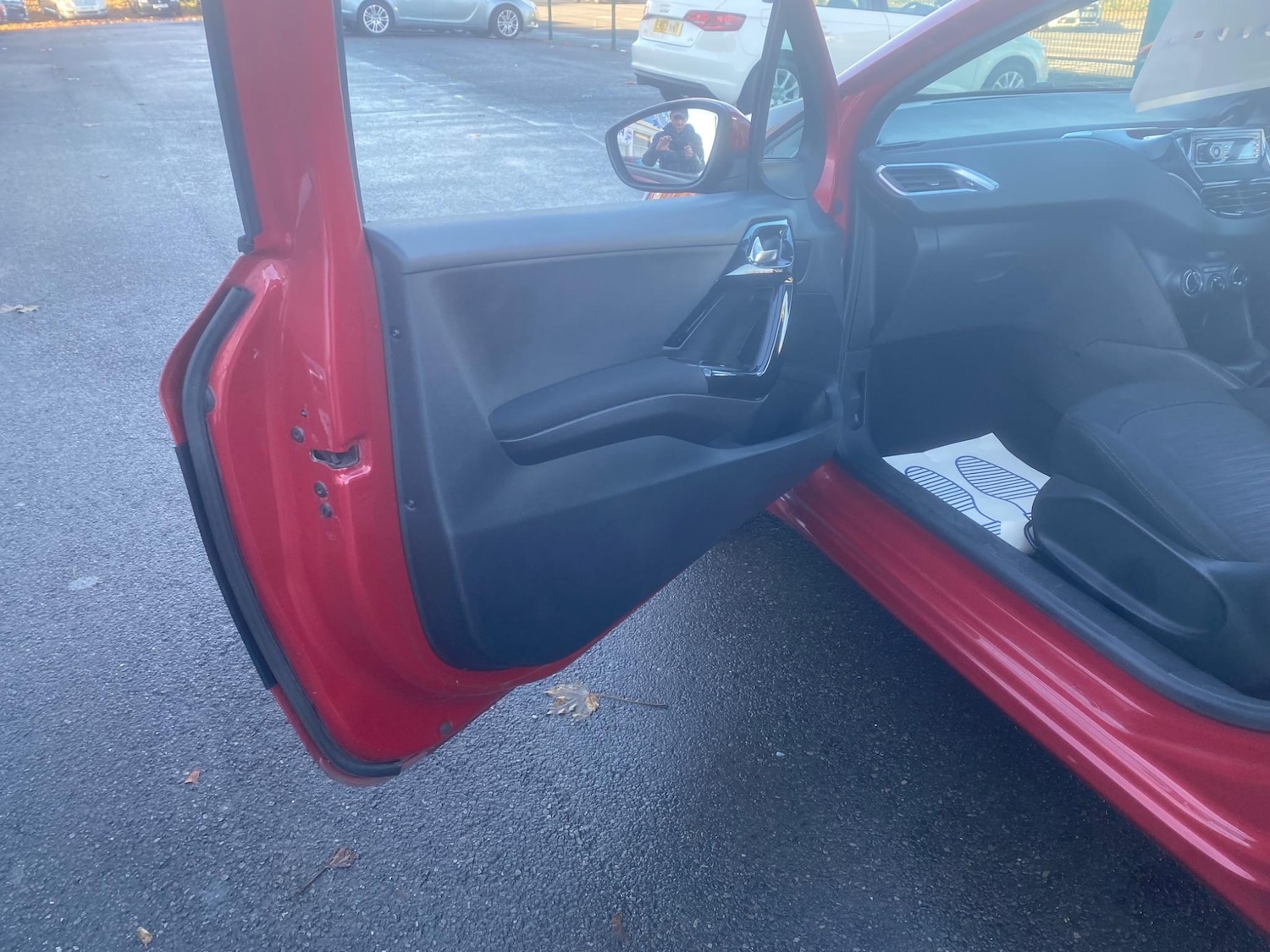 Used Peugeot 208 2016 for sale - 76551030: Photo 29