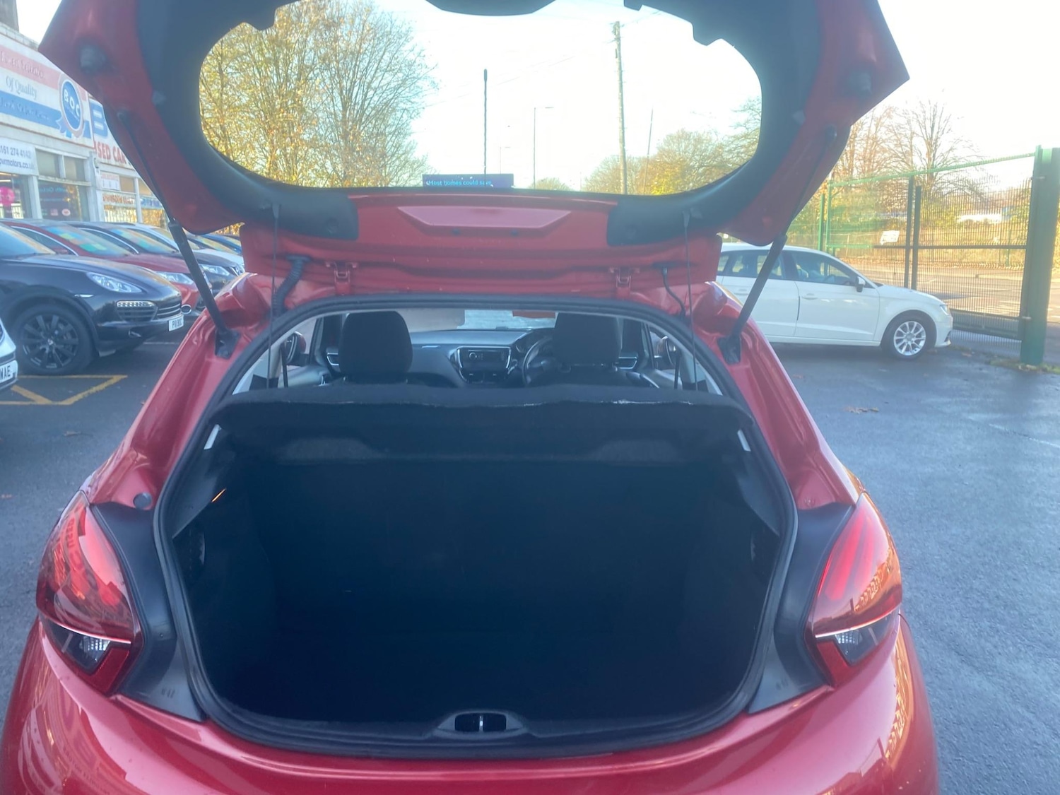 Used Peugeot 208 2016 for sale - 76551030: Photo 39