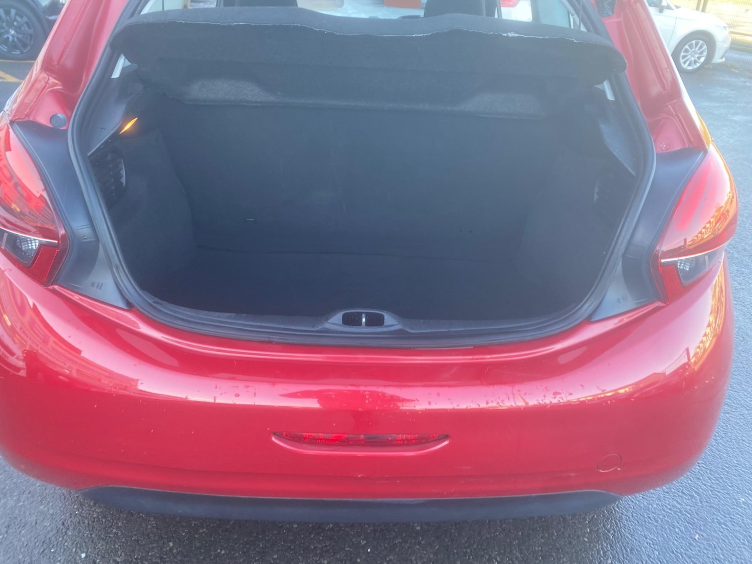 Used Peugeot 208 2016 for sale - 76551030: Photo 40